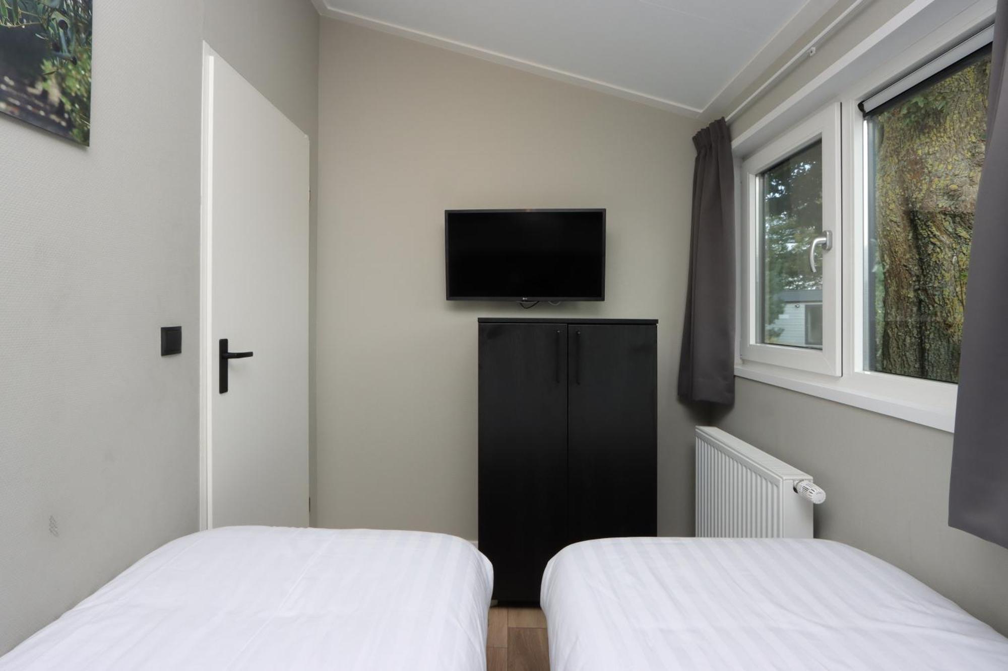 Wellness Chalet Veluwemeer Biddinghuizen Bagian luar foto